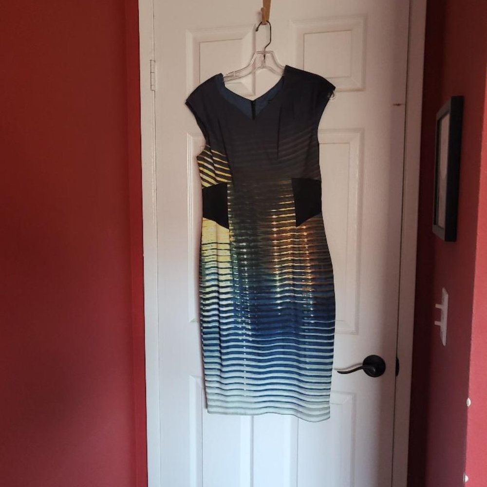 Karen Millen Blue-Green Graphic Stripe Short Sleeve Dress, size 10